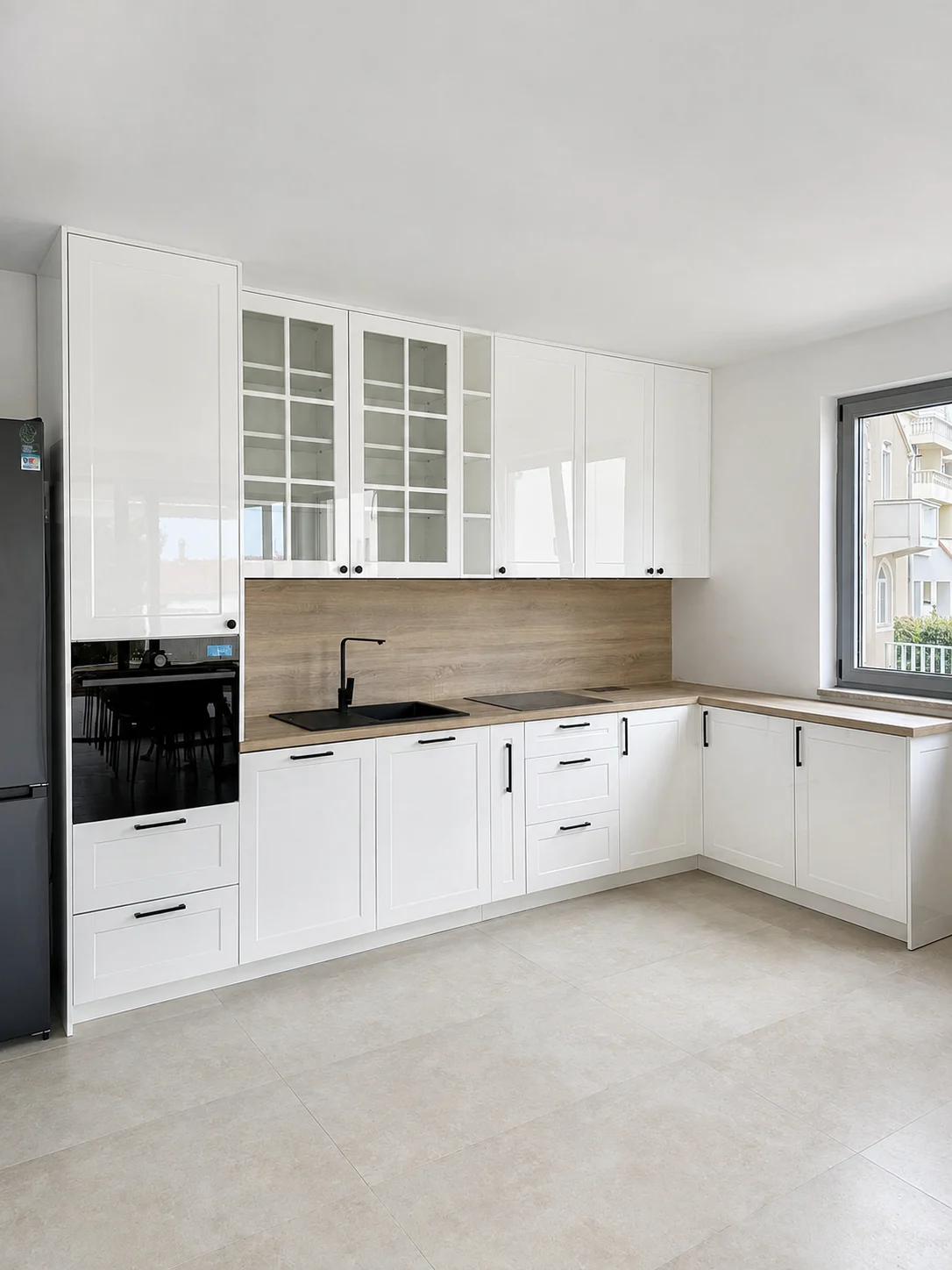Kuhinja u bijelim tonovima